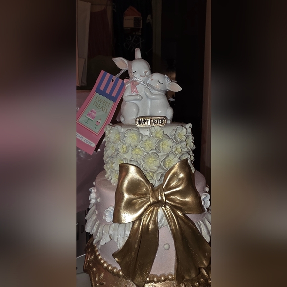 Elegant Gold and White Holiday Decor Figurine - Picture 3 of 3